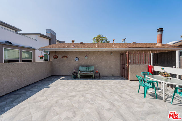2413 CARNEGIE Lane, Redondo Beach, California 90278, 2 Bedrooms Bedrooms, ,1 BathroomBathrooms,Residential,Sold,CARNEGIE,22158269