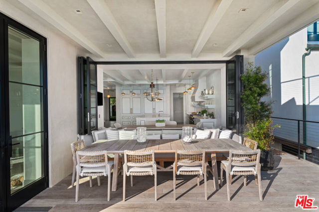 27218 Pacific Coast Highway, Malibu CA: https://media.crmls.org/mediaz/f3b5f2a7-dd98-4d65-abbf-87eb955f23b7.jpg