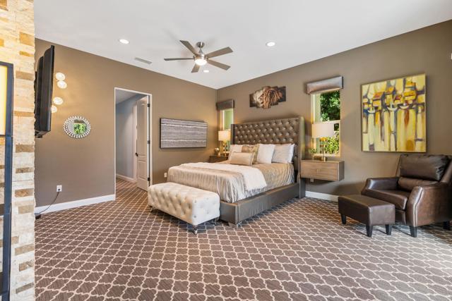 17 Emerald Court, Rancho Mirage CA: https://media.crmls.org/mediaz/f3b68962-3d80-42b2-af76-890cf95db6c3.jpg