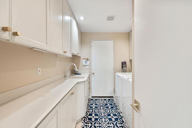 526 Desert Holly Drive, Palm Desert, CA 92211