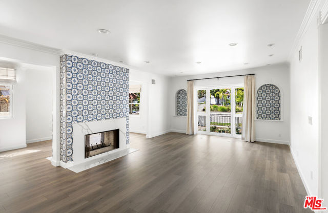 502 Smithwood Drive, Beverly Hills CA: https://media.crmls.org/mediaz/f3b81e59-ae6e-4a6a-be40-9aad1a8a51c3.jpg