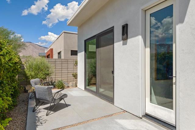 423 Fountain Drive, Palm Springs CA: https://media.crmls.org/mediaz/f3b84d54-dea9-4068-8e7f-2c8c6847bdd5.jpg