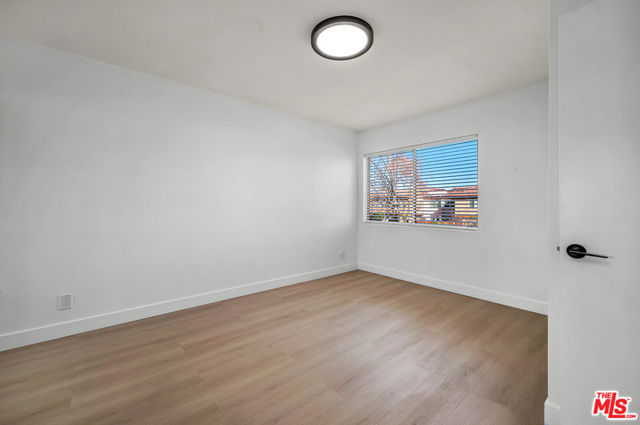 7301 Lennox Avenue, Van Nuys CA: https://media.crmls.org/mediaz/f3b850d9-99ba-489e-a992-b815f8d16bf9.jpg