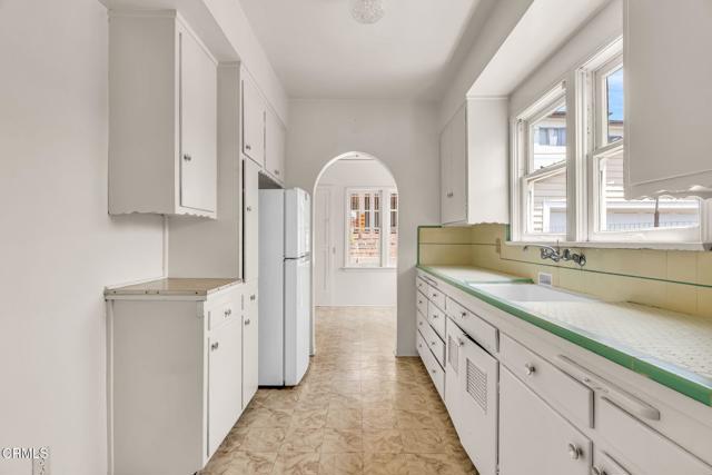 4419 4419 1/2 Corliss Street, Los Angeles CA: https://media.crmls.org/mediaz/f3b91dff-4a36-43a1-99d6-f56da76785df.jpg