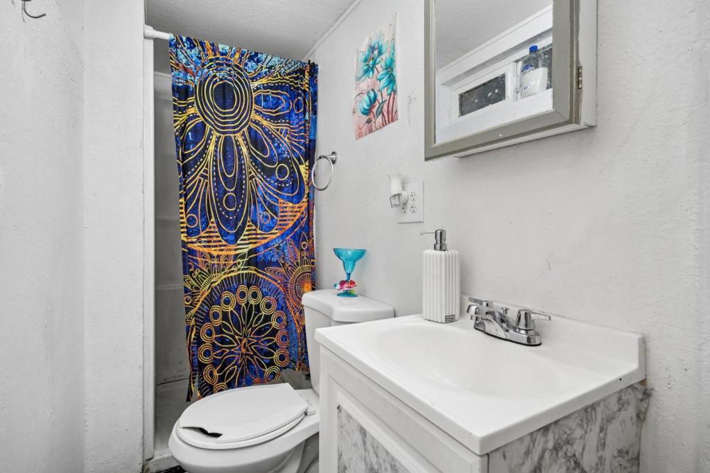 https://media.crmls.org/mediaz/f3b93f52-9012-4541-92dc-7cefef001ee1.jpg?preset=X-Large