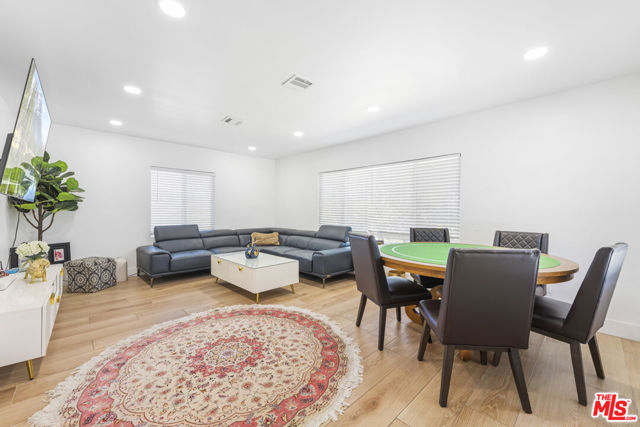 10214 Marcus Avenue photo 12