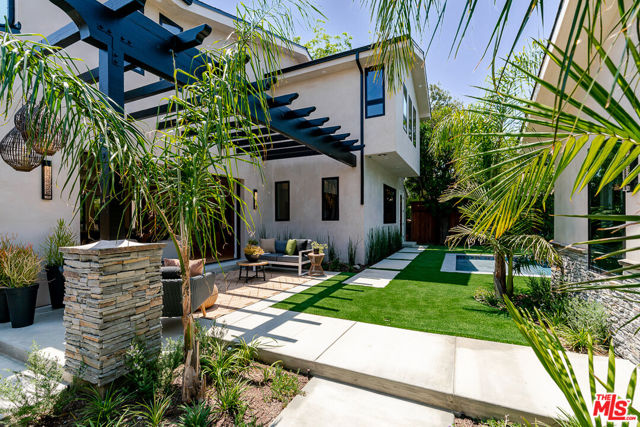 11559 La Maida Street, Valley Village CA: https://media.crmls.org/mediaz/f3ba190a-95f2-4f26-9fb0-ec1f615704d4.jpg