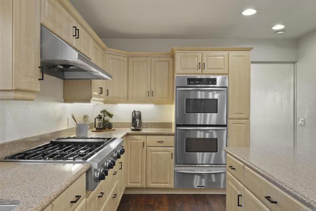 575 Otay Lakes Rd, Chula Vista CA: https://media.crmls.org/mediaz/f3ba482c-06bd-4e04-a87f-039fa647928d.jpg