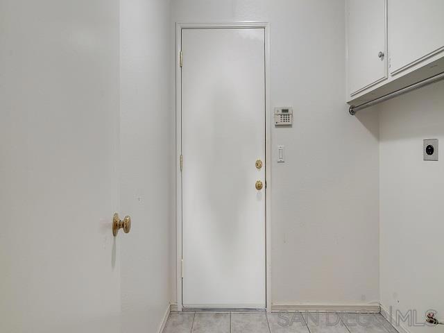 https://media.crmls.org/mediaz/f3baa45d-b673-4100-8710-79a7916851e1.jpg?preset=X-Large