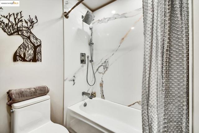 245 Perkins ST, Oakland CA: https://media.crmls.org/mediaz/f3baa899-5946-4471-a90e-824648618c15.jpg