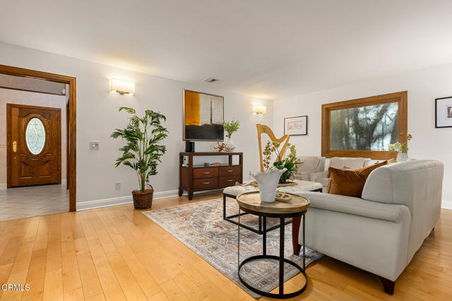 Detail Gallery Image 2 of 27 For 23 Hidden Valley Rd, Monrovia,  CA 91016 - 3 Beds | 2/1 Baths