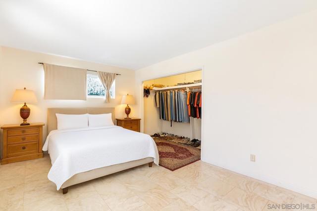 732 Hamilton Lane, Fallbrook CA: https://media.crmls.org/mediaz/f3bb39d0-d9ac-48c9-ab2b-350fc778750b.jpg