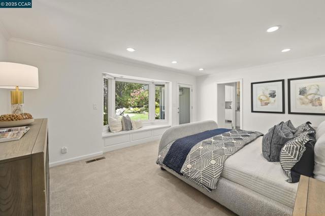 1023 White Gate Rd, Alamo CA: https://media.crmls.org/mediaz/f3bbba1f-54c9-446b-bd3e-d1897d4771d8.jpg