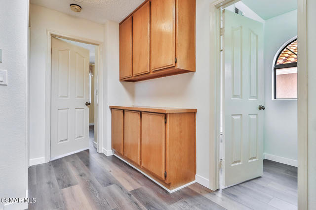 26914 Deerweed Trail, Calabasas CA: https://media.crmls.org/mediaz/f3bc5698-d857-4049-9122-0b4ecfec9eab.jpg