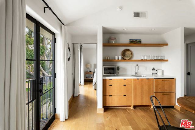 28837 Grayfox Street, Malibu CA: https://media.crmls.org/mediaz/f3be4da6-a7ea-4984-8e94-f2e97568f9a1.jpg