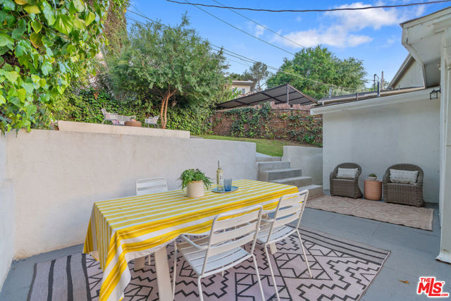 property-img