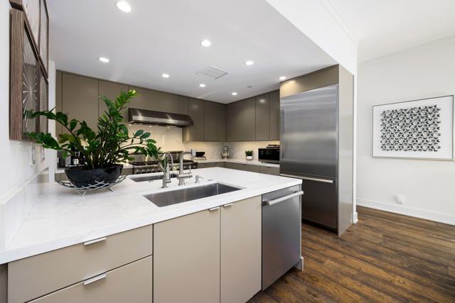 1047 Hunter Drive, Palm Springs CA: https://media.crmls.org/mediaz/f3bed0a8-6c89-425f-9fb9-4c834f1075bf.jpg