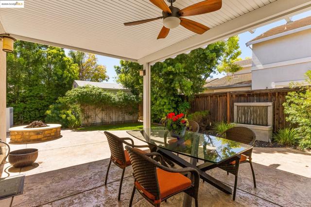 907 Snapdragon Way, Brentwood CA: https://media.crmls.org/mediaz/f3bed7b3-1d73-4bfd-aca3-02fbbb9269c3.jpg