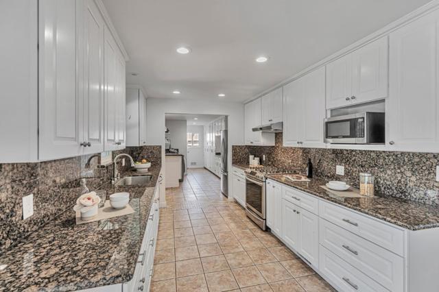 1081 Oak Street, Hollister CA: https://media.crmls.org/mediaz/f3beede6-f2a4-45df-8d22-9973de1a16c1.jpg