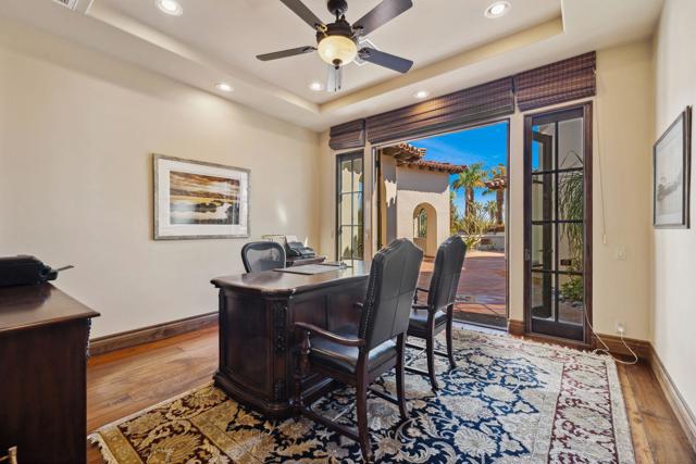 4 Terra Vista Court, Rancho Mirage CA: https://media.crmls.org/mediaz/f3bf01df-a81a-469d-aec3-4f526ea255fd.jpg