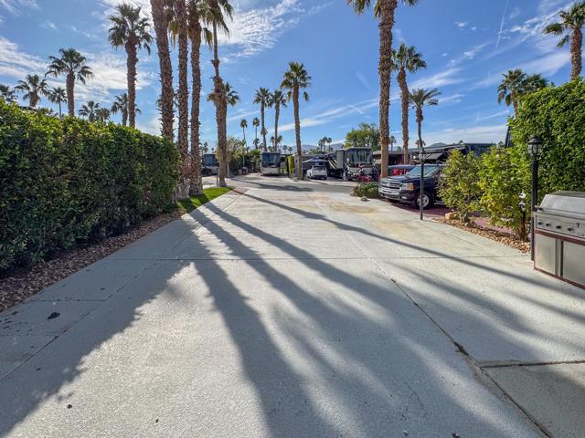 80394 Avenue 48, Indio CA: https://media.crmls.org/mediaz/f3bf0ead-47a4-44f4-bfa4-8de9ecd6cd96.jpg