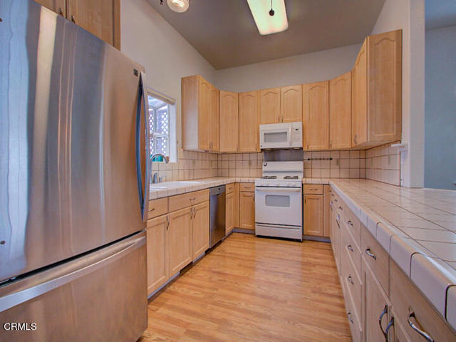 924 Glass Beach Drive, Fort Bragg CA: https://media.crmls.org/mediaz/f3bfc45a-2a58-41ff-99d3-2d54515512ba.jpg