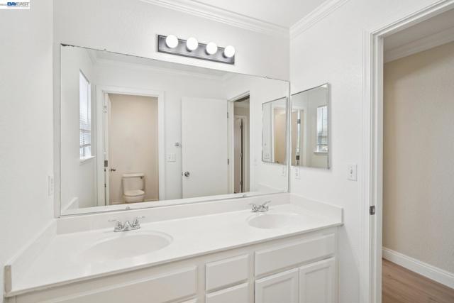 4902 Alterra Way, Sacramento CA: https://media.crmls.org/mediaz/f3c00be7-e807-468b-b641-03c50cf98c74.jpg