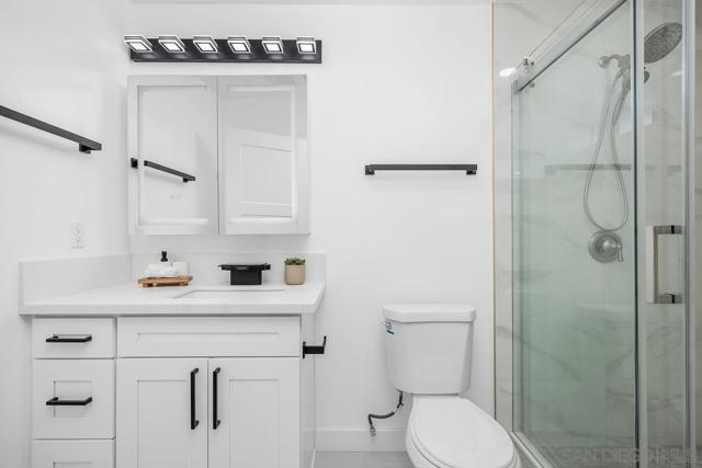 9511 Via Pereza, San Diego CA: https://media.crmls.org/mediaz/f3c1a5ba-a46e-4e39-a29e-34138ff0378e.jpg