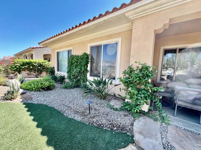 81562 Camino Los Milagros, Indio CA: https://media.crmls.org/mediaz/f3c32abc-85d2-43c5-9af1-50f9bb14691d.jpg