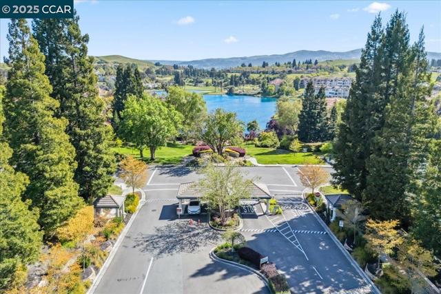 771 Lakemont PL, San Ramon CA: https://media.crmls.org/mediaz/f3c3d478-08c0-45a7-85f2-a6916581ee67.jpg