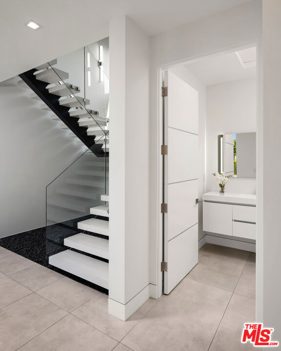 12720 Montana Avenue, Los Angeles CA: https://media.crmls.org/mediaz/f3c4c4ad-5e15-4ab1-a891-239250b2cf43.jpg