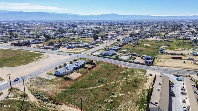 16670 Sequoia Street, Hesperia CA: https://media.crmls.org/mediaz/f3c4eb4d-3e43-4074-8fc8-595e2ee6865d.jpg