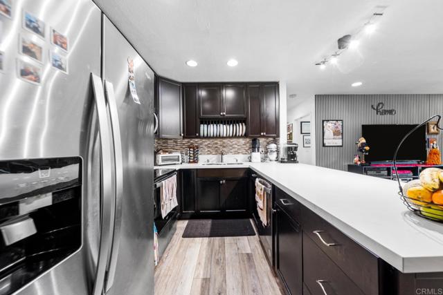 Detail Gallery Image 3 of 36 For 500 Telegraph Canyon Rd #H,  Chula Vista,  CA 91910 - 3 Beds | 2 Baths