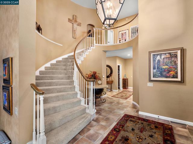 4640 Kingswood Dr, Danville CA: https://media.crmls.org/mediaz/f3c50e6b-09eb-4029-8bf1-4ba0fdb14b13.jpg