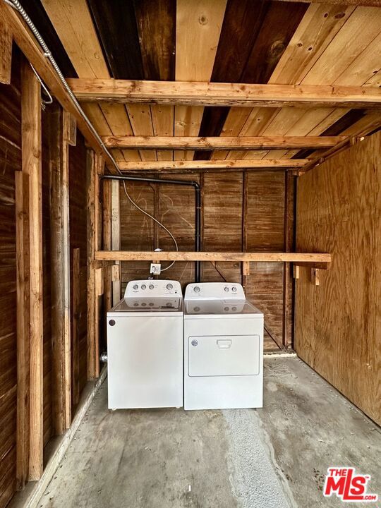 523 1/2 W 56th Street, Los Angeles CA: https://media.crmls.org/mediaz/f3c5dabd-74c2-4be1-9dfb-df4a0d61c403.jpg