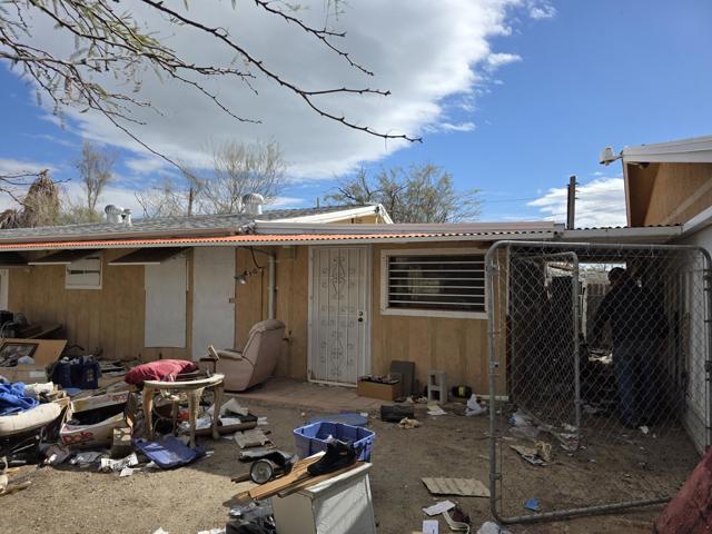 9563 &9561 Aisle Of Palms, Bombay Beach CA: https://media.crmls.org/mediaz/f3c77304-3cb7-4d62-b93f-fdbb701bcfbe.jpg