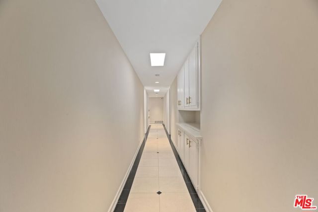 1860 Loma Vista Drive, Beverly Hills CA: https://media.crmls.org/mediaz/f3c78616-85f8-47a3-b7b5-853785021d63.jpg