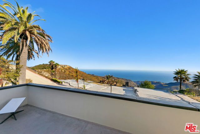 23010 Saddle Peak Road, Topanga CA: https://media.crmls.org/mediaz/f3c7bba3-8a00-4dc1-a6b2-ad7500aaa400.jpg