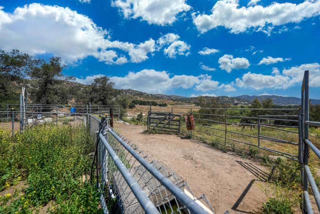 1250 E Old Julian Highway, Ramona CA: https://media.crmls.org/mediaz/f3c7ff15-0c55-49a8-a582-652d70a9e88d.jpg