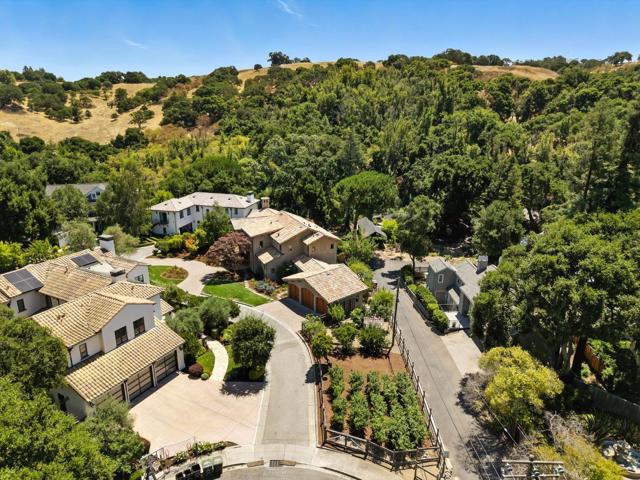 45 Sneckner Court, Menlo Park CA: https://media.crmls.org/mediaz/f3c8fc3e-bcef-4d47-a599-3e35c112dd52.jpg