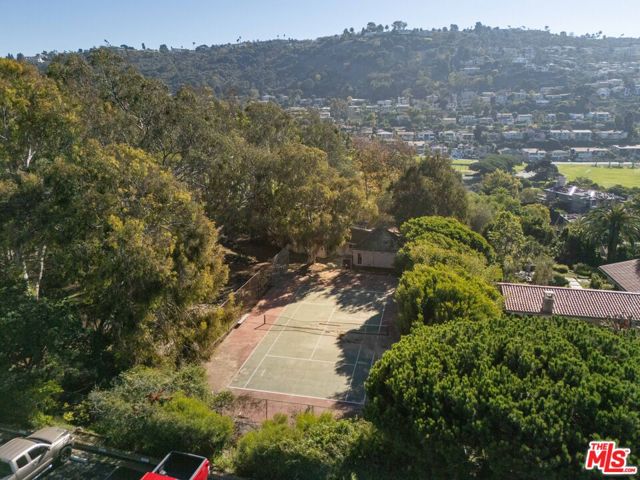 2109 Rosita Place, Palos Verdes Estates CA: https://media.crmls.org/mediaz/f3c96d7c-833d-4114-b54b-a54fabfc63b4.jpg