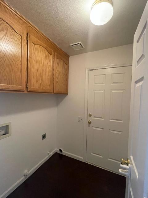 1801 Patton Drive, Modesto CA: https://media.crmls.org/mediaz/f3ca62f6-fcf2-467e-8f79-1d9bc5e483ec.jpg