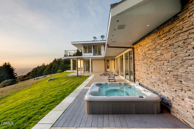 43850 Buckhorn Cove E Road, Little River CA: https://media.crmls.org/mediaz/f3caee8d-24ae-4263-8234-e1982452b18e.jpg
