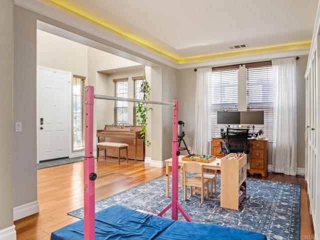 1176 Parkview Drive, Oceanside CA: https://media.crmls.org/mediaz/f3cb6c1b-24be-4599-83bd-f77cb70beab6.jpg