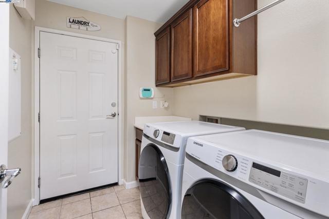 161 W Luna Loca Ln, Mountain House CA: https://media.crmls.org/mediaz/f3cba33d-8525-4b00-9b3a-8336ac09c964.jpg