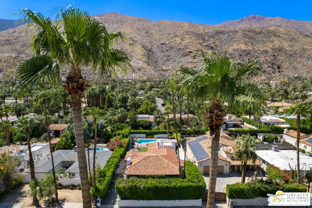 1861 S Palm Canyon Drive, Palm Springs CA: https://media.crmls.org/mediaz/f3cba518-c405-4745-babe-5569ec5ca579.jpg