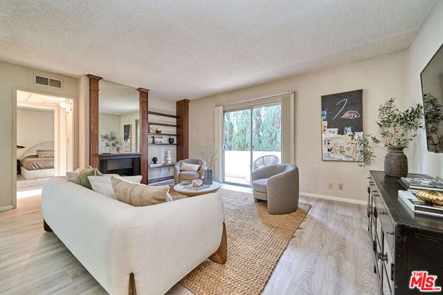 1 Bed Home for Sale in Los Angeles, California