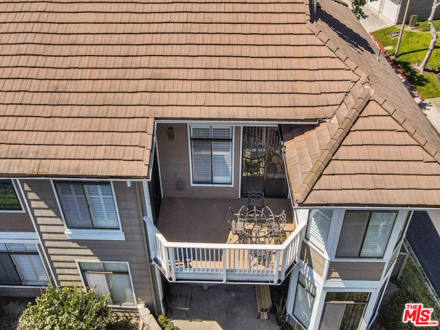 24 Green Brier Circle, Coto de Caza CA: https://media.crmls.org/mediaz/f3cce59e-3834-4b5d-8f0e-826c2c5bef9c.jpg