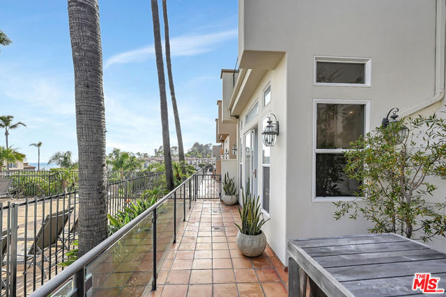 6442 Lunita Road, Malibu CA: https://media.crmls.org/mediaz/f3cde0ae-f9d4-4b9e-a7a2-cea4af984485.jpg