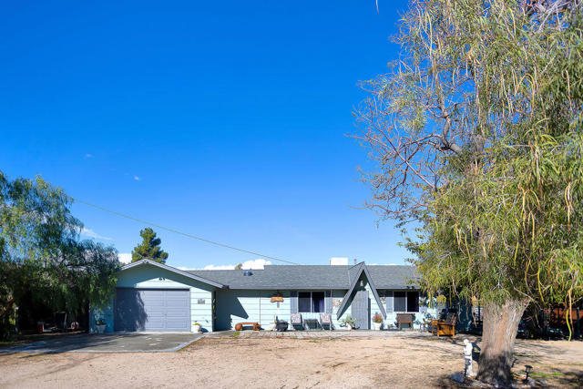 5134 Mormon Avenue, Yucca Valley CA: https://media.crmls.org/mediaz/f3ce52e9-2f3c-4eaf-b216-6fd4da34a160.jpg